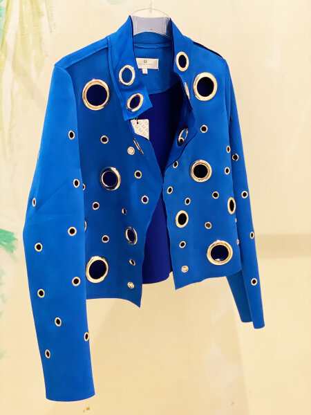 Stylische Jacke mit goldenen Ösen in der Trendfarbe Royalblau